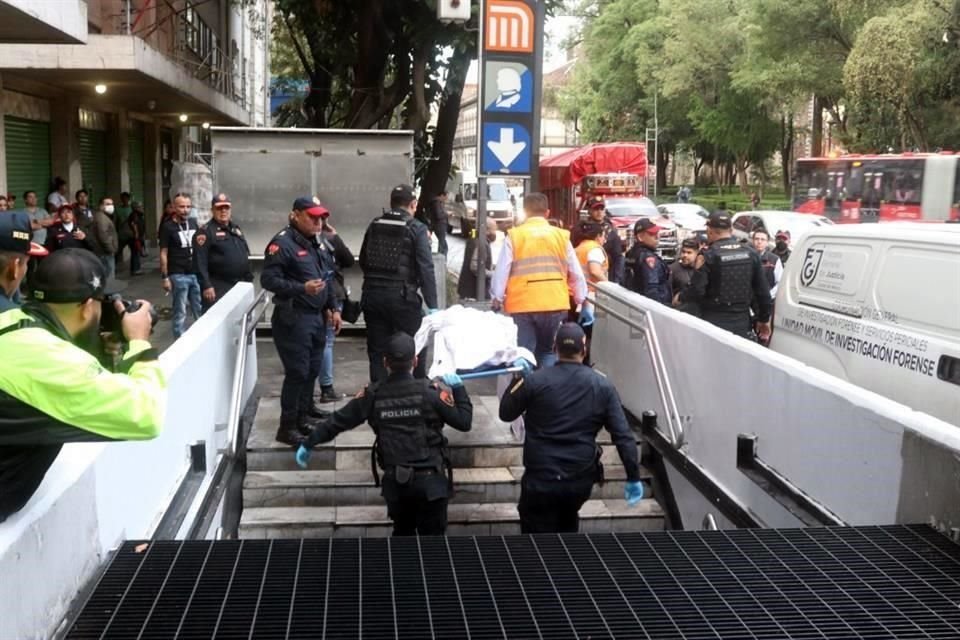 Los hechos ocurrieron en el Metro Hidalgo ayer por la tarde.