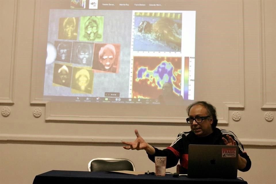 Gustavo Prado inauguró el ciclo de charlas Arte + Inteligencia artificial con una conferencia sobre el devenir de la fotografía hasta la actual 'sintografía'.