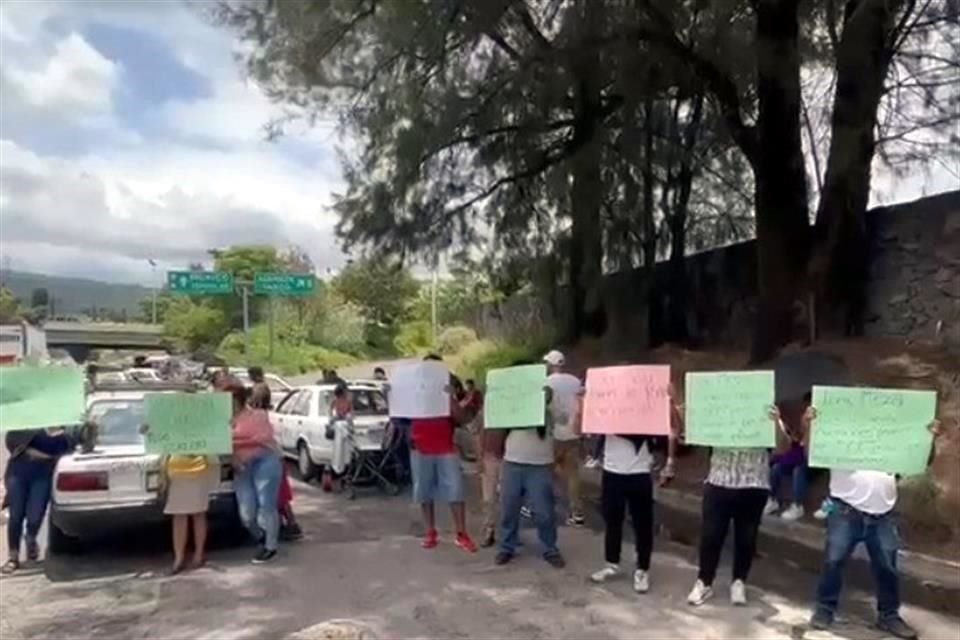 Manifestantes, en su mayoría comerciantes exigen el pago de 500 pesos prometidos presuntamente por la morenista Lucía Meza