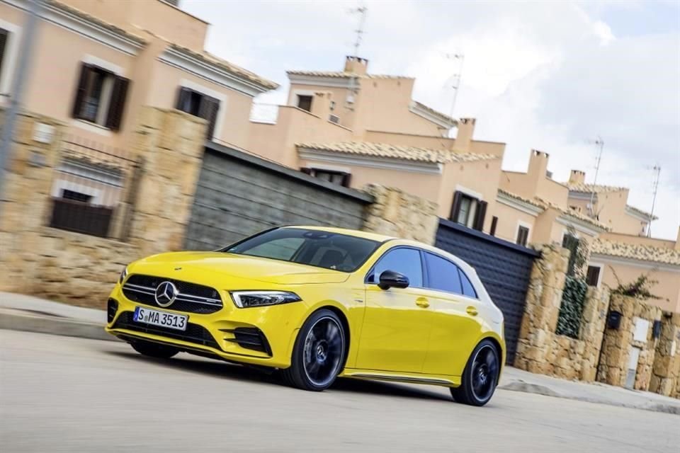 El AMG A 35 4MATIC tiene 7 bolsas de aire.