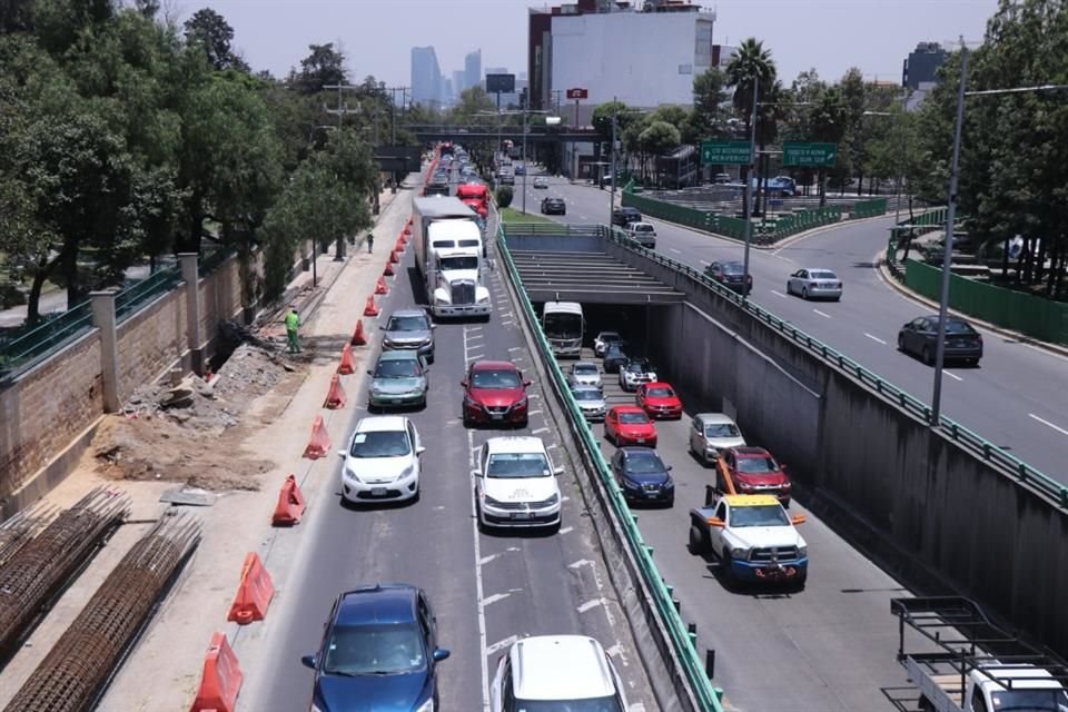 Avenida Constituyentes registra más tráfico a la altura del Colegio de Arquitectos por obras del Cablebús.