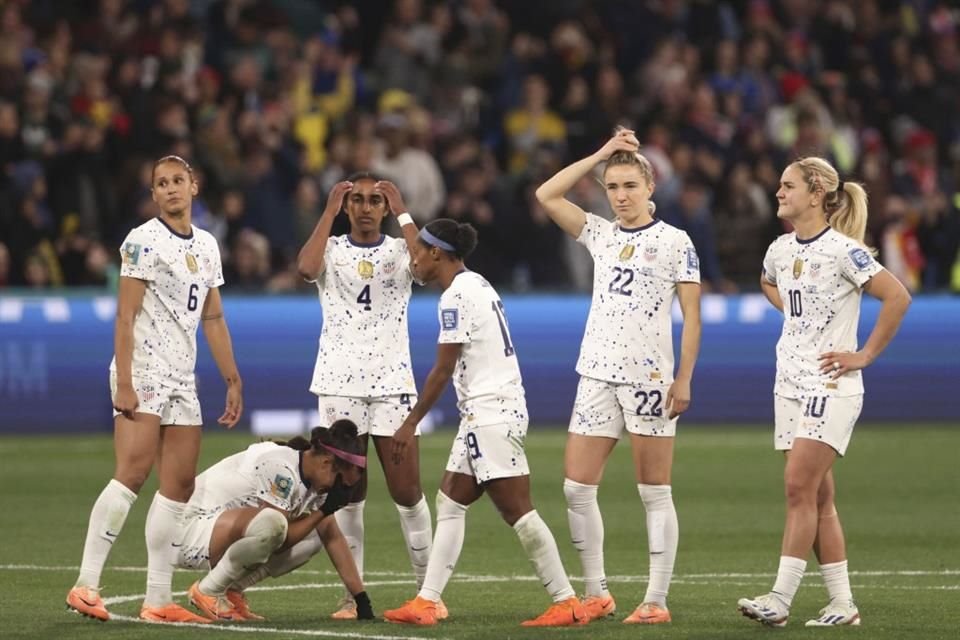 Las jugadoras estadounidenses entristecidas por la derrota.