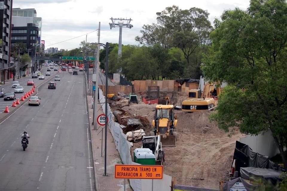 El árbol fue retirado durante las primeras horas del domingo.