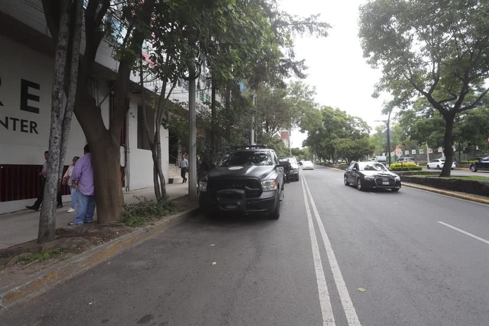 El exterior del edificio está custodiado por agentes de la Secretaría de Seguridad Ciudadana.