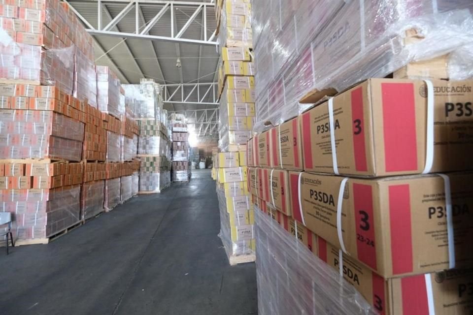 Aproximadamente 7 millones de los cerca de 12 millones de libros de texto gratuito de la SEP que se esperan para Jalisco son los que han llegado a la entidad.