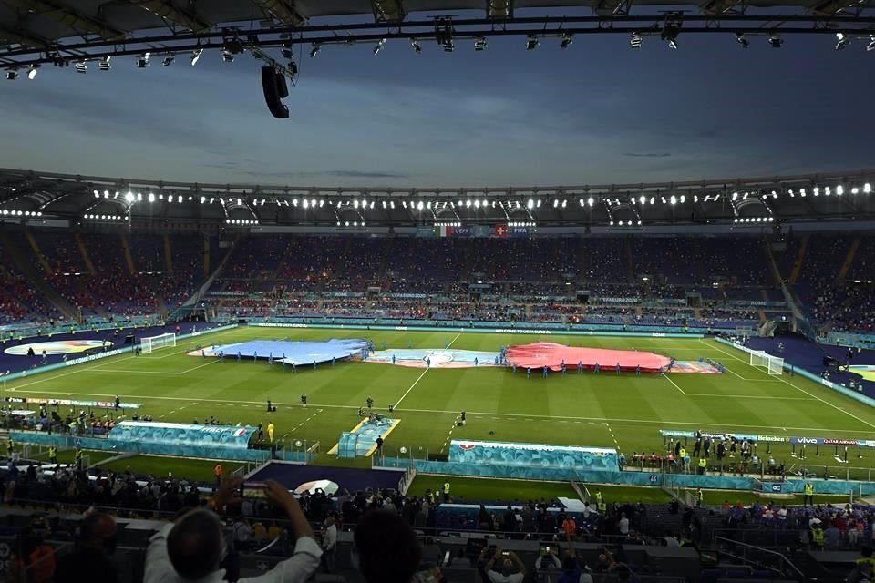 El partido comenzó a la hora marcada y sin inconvenientes.