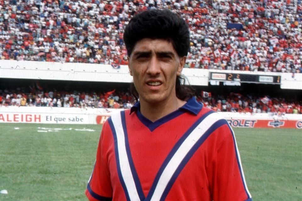 El ex delantero de Veracruz agredió a su vecina.