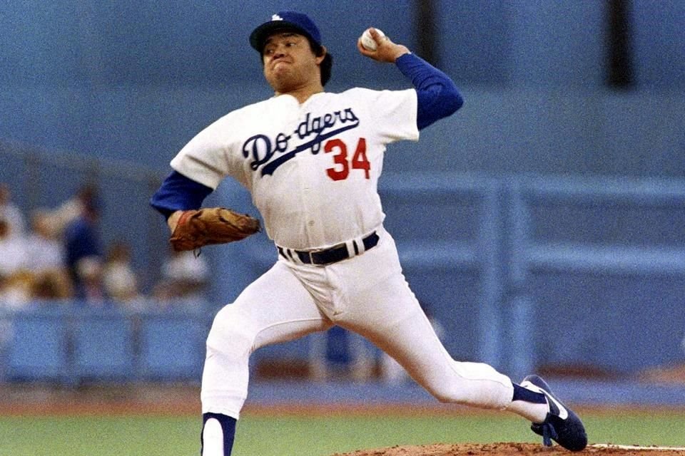 Fernando Valenzuela agradece el gran honor.