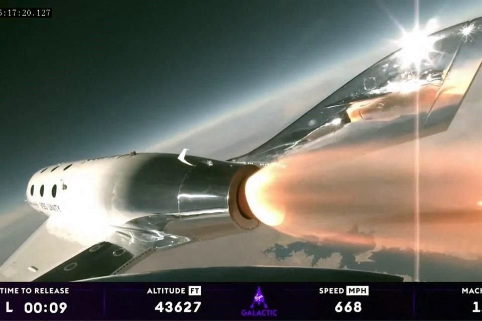 Virgin Galactic, con sede en California, ha llevado a sus clientes al borde del espacio y de regreso desde Spaceport America en Nuevo México. 