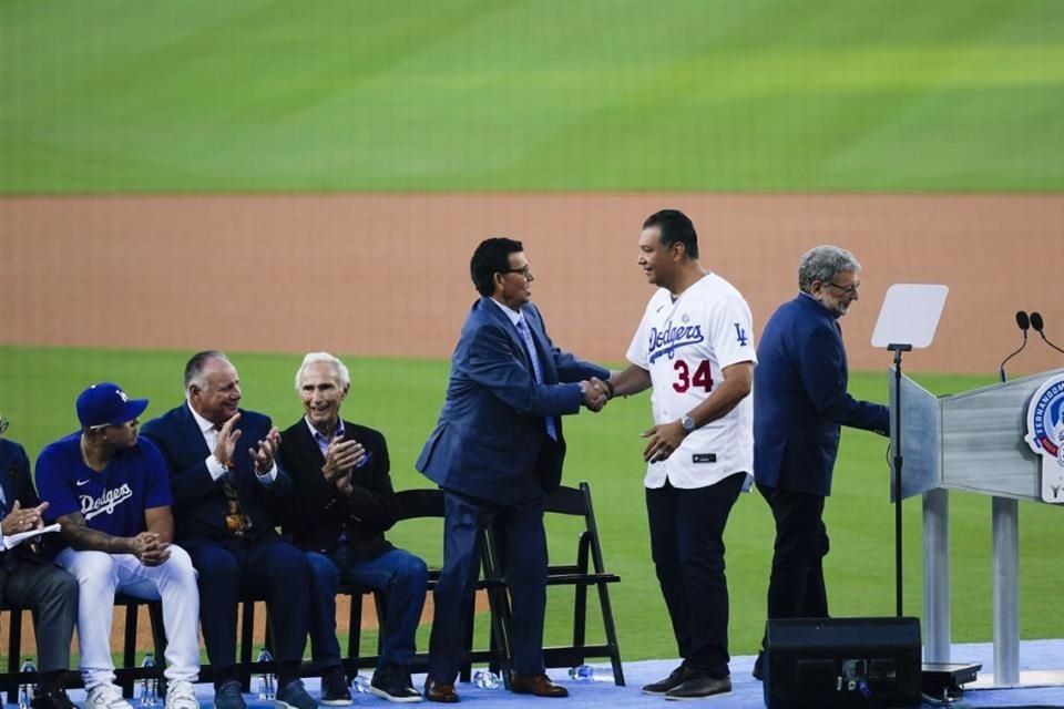 La ceremonia fue antes del duelo entre Dodgers y Rockies.