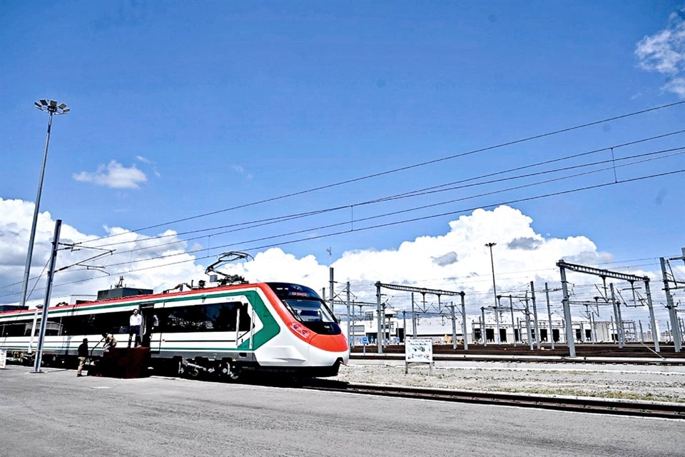 Después de 9 años que iniciaron las obras, el primer tramo del Tren Interurbano México-Toluca está listo para arrancar.