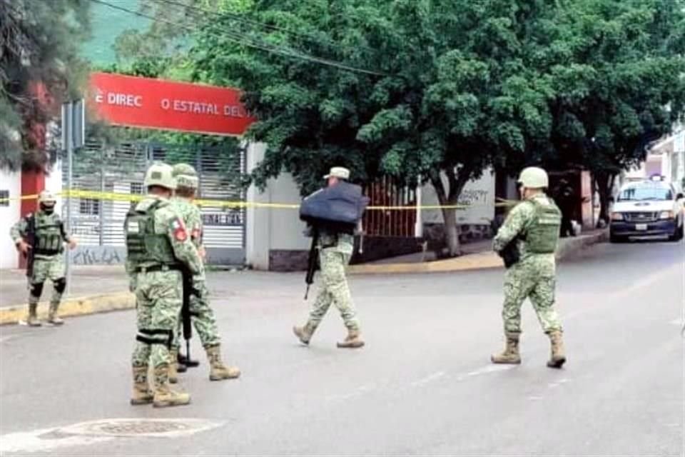 Dos artefactos explosivos fueron encontrados en la sede del PRI en Chilpancingo.