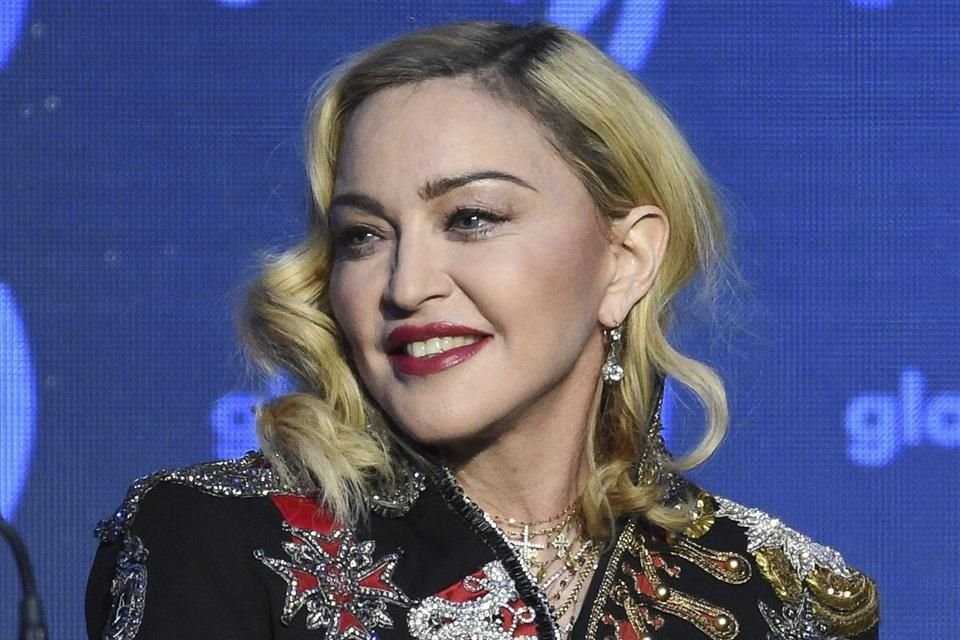 Madonna reanudó los ensayos para su próxima gira 'The Celebration Tour', tras recuperarse de una fuerte infección bacteriana.