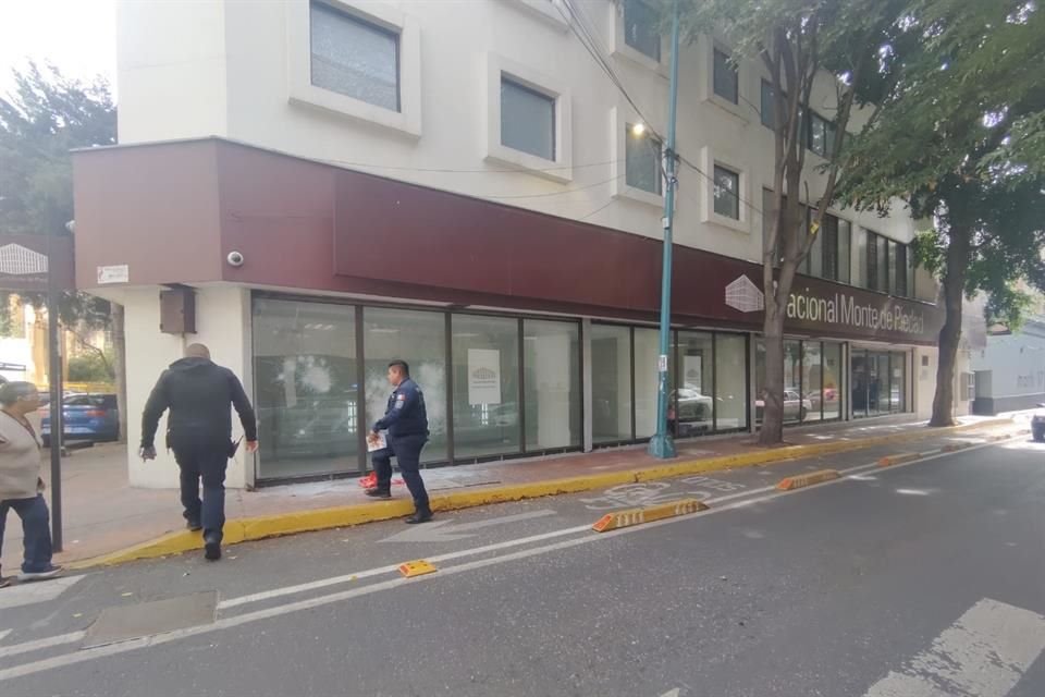 Acorde con testigos, los tres individuos abordaron una motocicleta y aceleraron por Cerrada de La Paz hacia Calle Progreso.