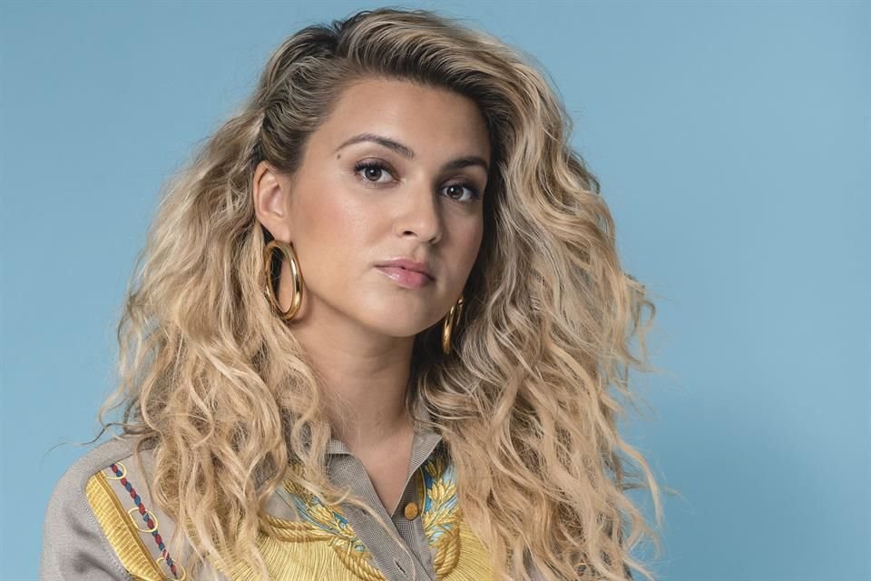 La cantante Tori Kelly anunció su primera gira nacional 'Take Control', tras ser hospitalizada por coágulos en los pulmones y piernas.