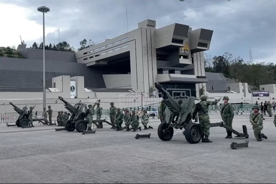 A días del estreno del filme 'Heroico', donde relata abusos en procesos de formación del Ejército, AMLO lanzó spot de labores de las Fuerzas Armadas.