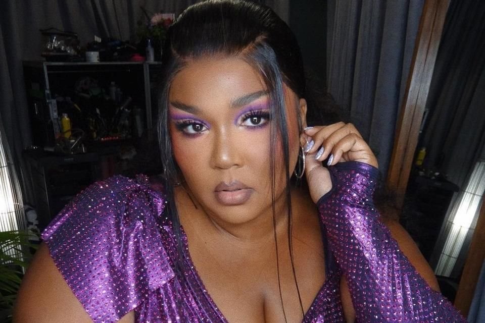 Bailarines de la cantante Lizzo le dieron un mensaje de apoyo luego de las acusaciones legales de acoso por las que está pasando la artista.