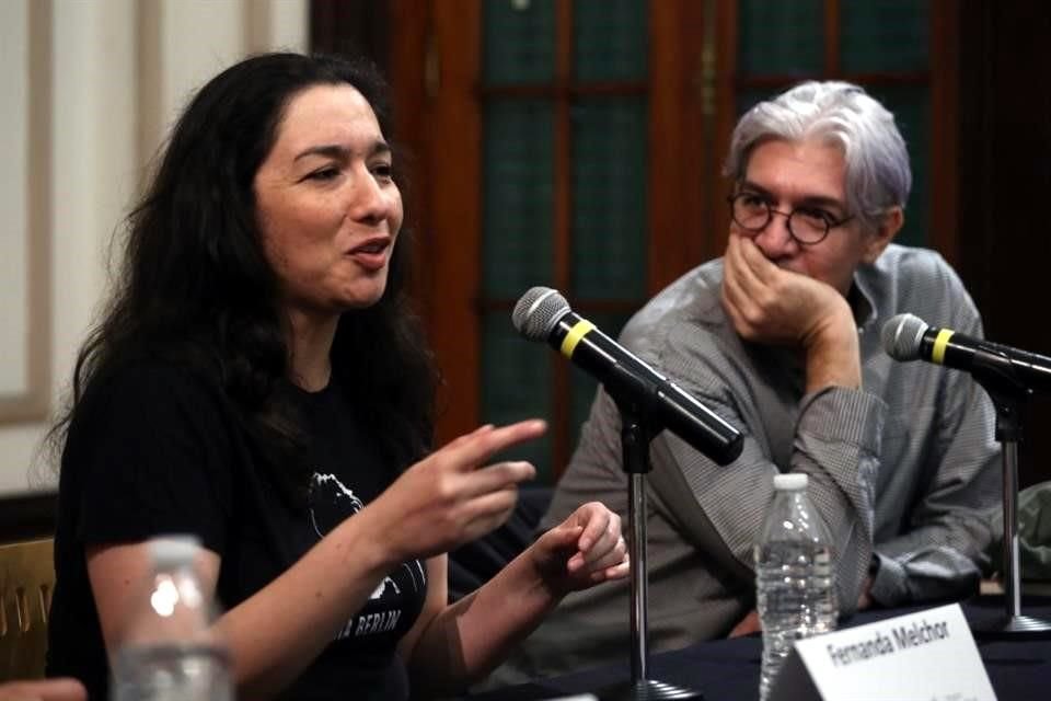 Fernanda Melchor y Emiliano Monge, novelistas ambos, participaron en la charla 'La escritura como/desde la enfermedad'.