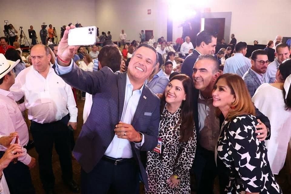 Andrés Cantú, Diputado federal, y César Garza, Alcalde de Apodaca, ambos del PRI.