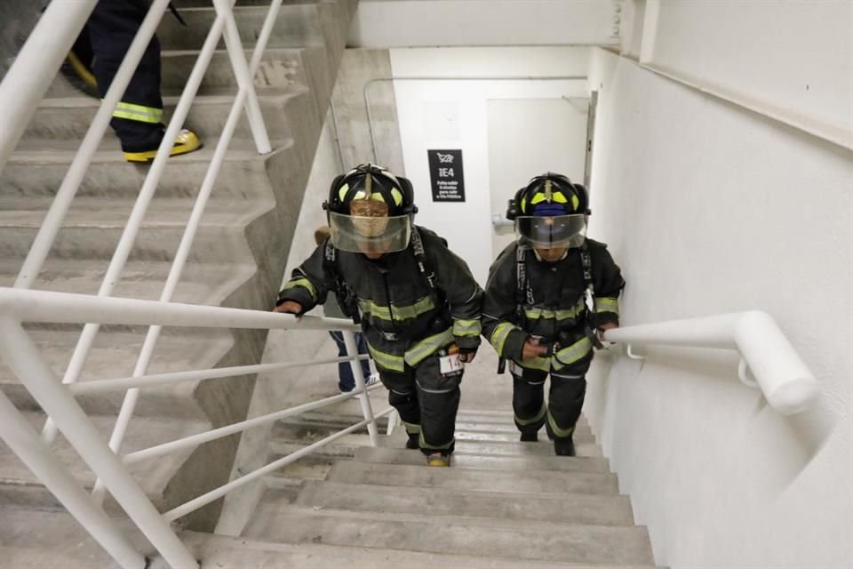 La Carrera Vertical se llevó a cabo en una torre de 41 pisos de la Alcaldía Miguel Hidalgo.