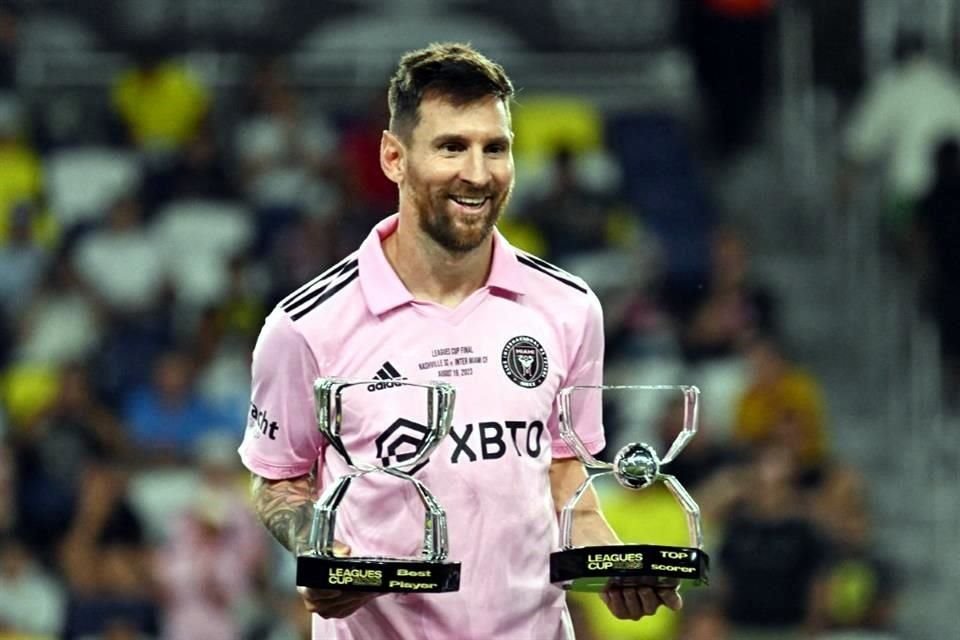 Lionel Messi fue campeón de goleo y nombrado Jugador Más Valioso.