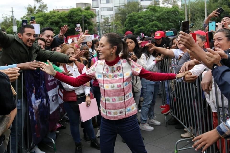 La semana pasada Claudia Sheinbaum se reunió con habitantes de Álvaro Obregón en el Parque la Bombilla.