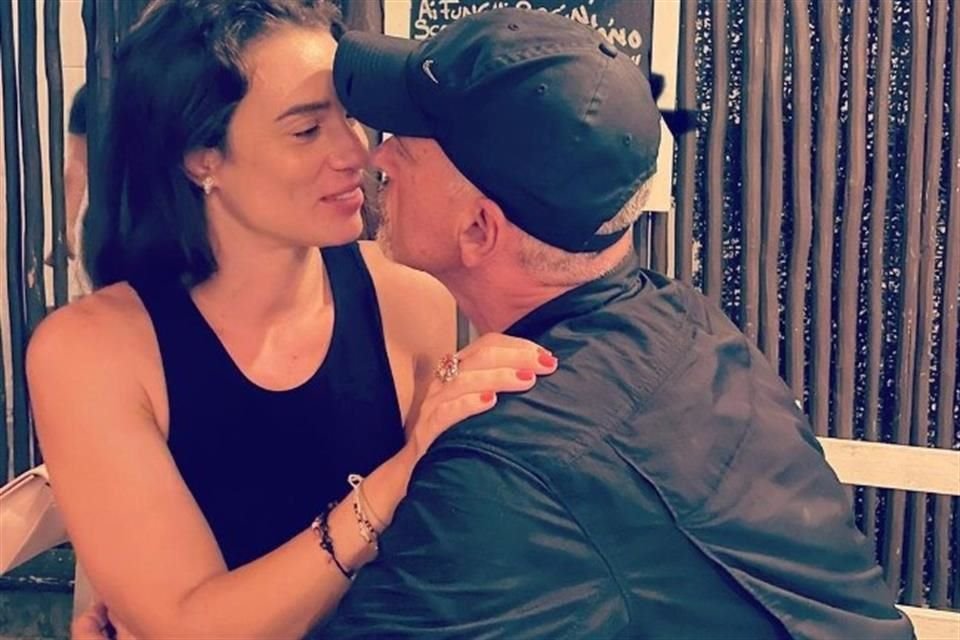 Eros Ramazzotti presentó a su novia Dalila Gelsomino, originaria de Milán, a quien le dedicó un emotivo mensaje.