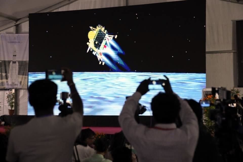 La misión es considerada crucial para la exploración lunar y la posición de India como potencia espacial.