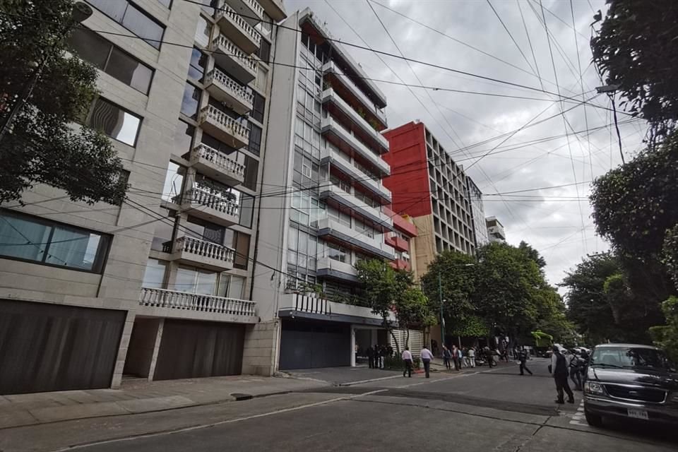 El hombre de la tercera edad fue lesionado en la pierna y policías lo trasladaron a bordo de una patrulla al Hospital Rubén Leñero.