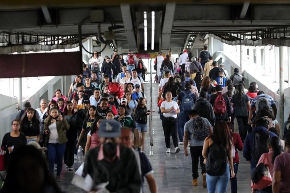 Aseguran que usuarios han reportado un traslado más lento en el recorrido hacia Pantitlán.