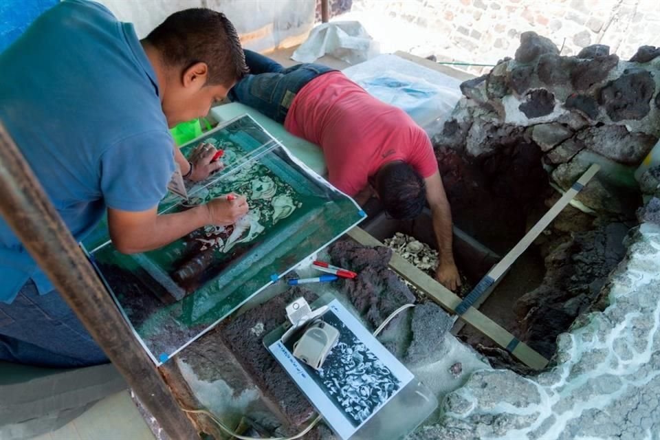 El hallazgo se dio en la plataforma de la fachada trasera del Huei Teocalli.