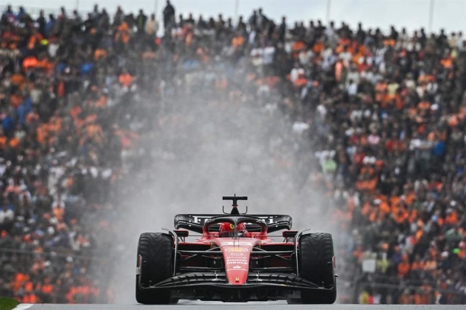 Charles Leclerc en acción en el circuito Zandvoort.