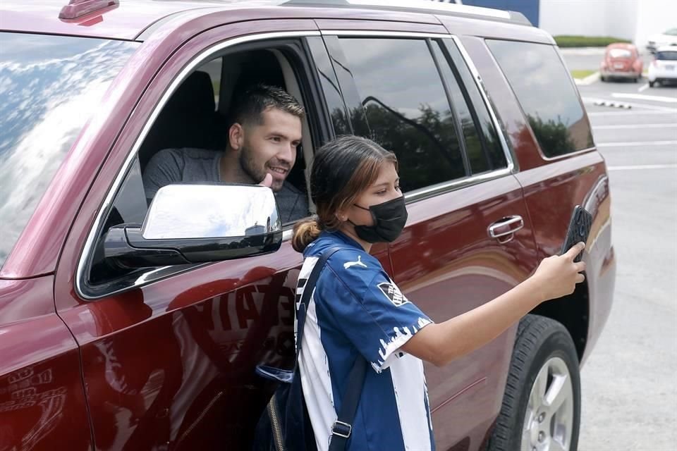 El paraguayo Celso Ortiz se quedará en los Rayados.