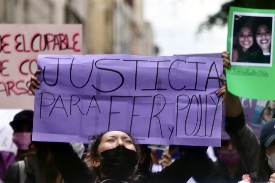 Familiares y amigos de Fer y Polly marcharon desde la Antimonumenta.