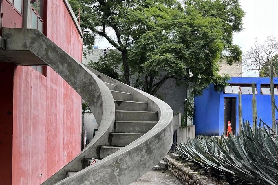 El conjunto, proyectado por Juan O'Gorman, se ubica en Diego Rivera S/N, en San Ángel Inn.