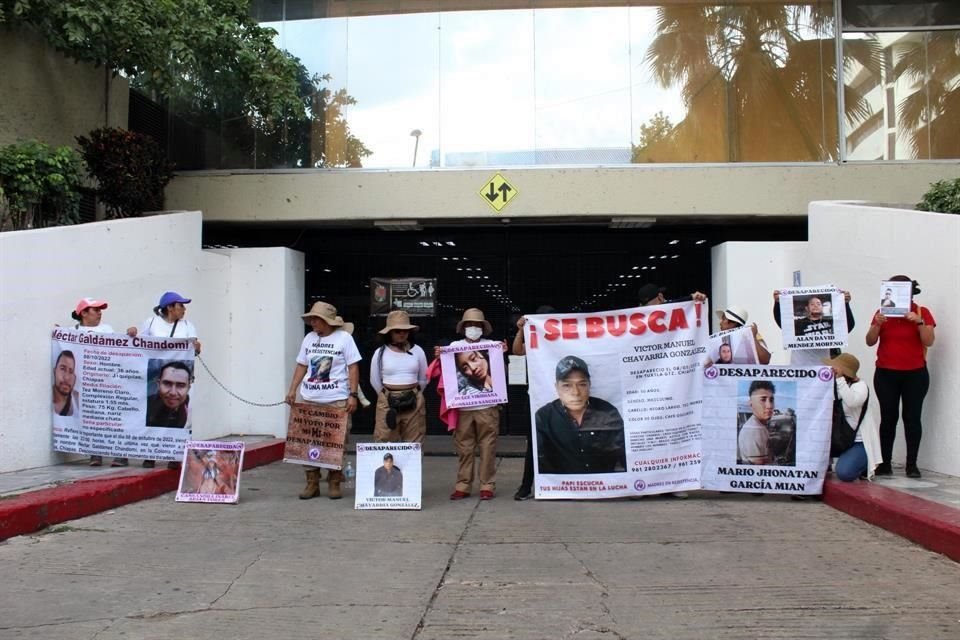 Familiares de personas desaparecidas en Chiapas marcharon y se manifestaron en Tuxtla en el marco del Día internacional de las víctimas de desaparición forzada.