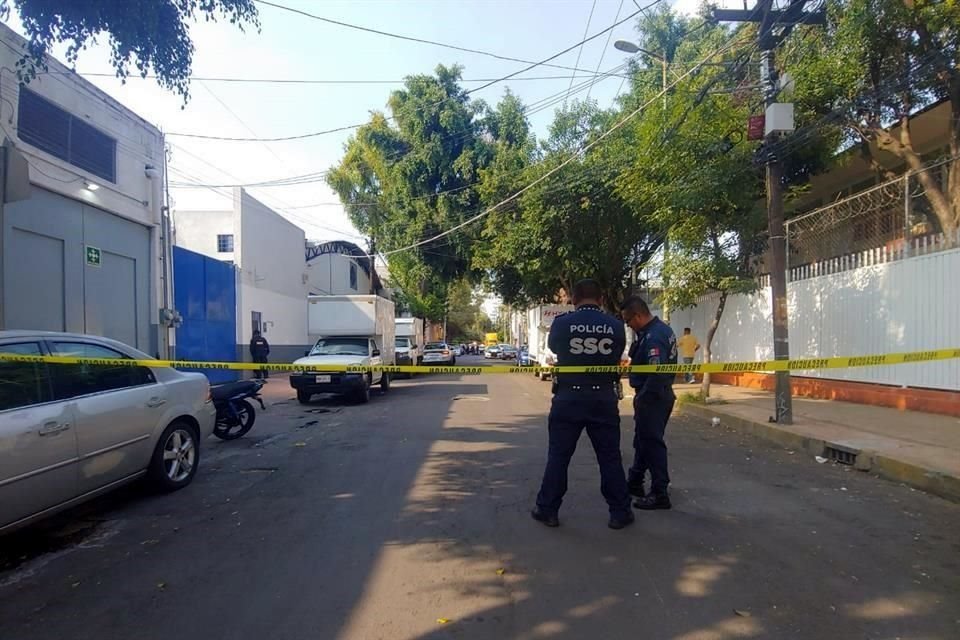 El cuerpo del motociclista quedó sobre Lago Madoga.