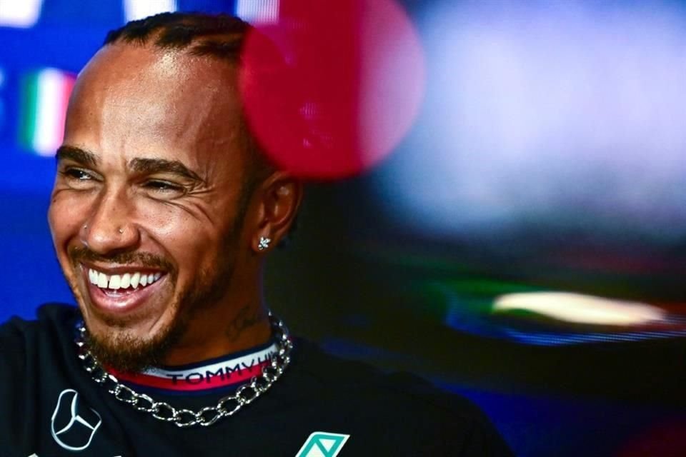 Renueva Lewis Hamilton por dos años más con Mercedes
