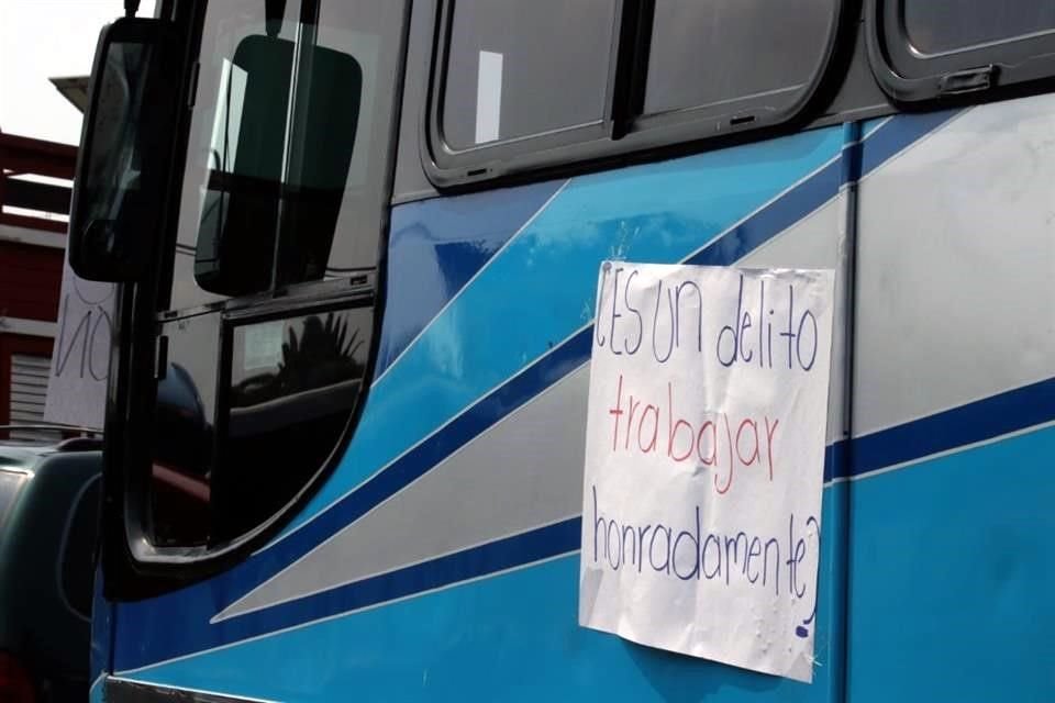 La manifestación es liderada por choferes de Autobuses México-Tizayuca (AMT), aunque también se unieron aquellos de las líneas Baltazar, Las Brujas y ODT.