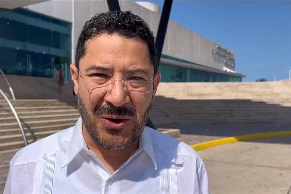 'Ya estamos en el centro internacional de Convenciones y Exposiciones Campeche XXI, para escuchar el Quinto Informe de Gobierno del Presidente López Obrador', informó Batres.