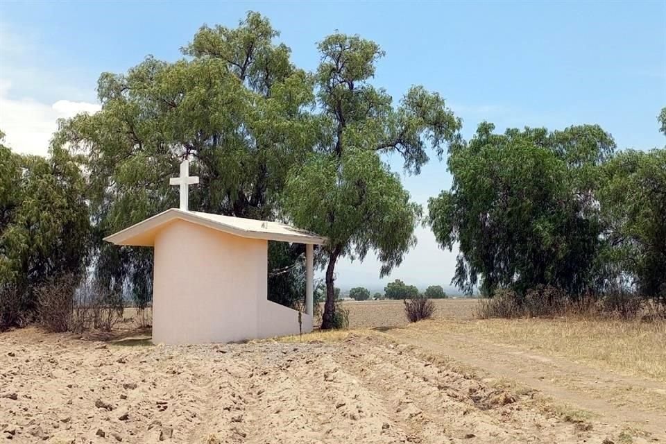 Incluso se ha construido en la poligonal una pqueña capilla.