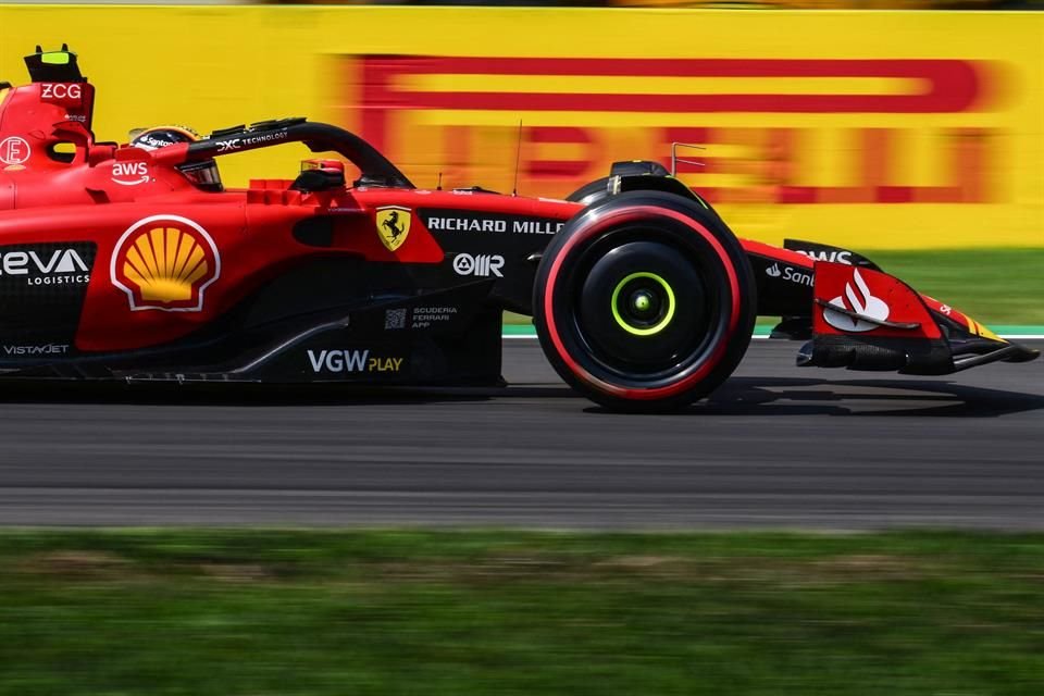 El piloto de Ferrari fue el más rápido en la tercera sesión de prácticas libres.