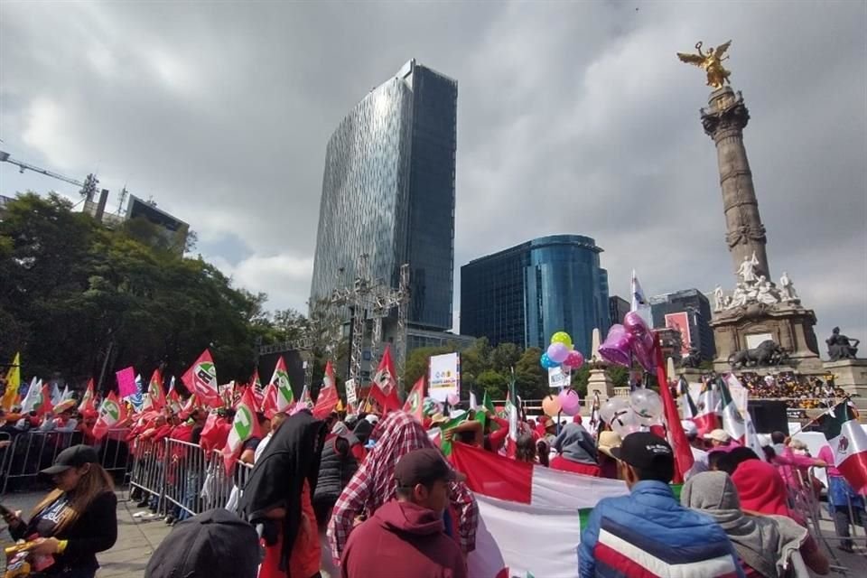 El templete en donde se llevará a cabo el evento se encuentra frente al Ángel de la Independencia.