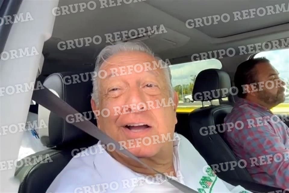 López Obrador en entrevista en Cancún.