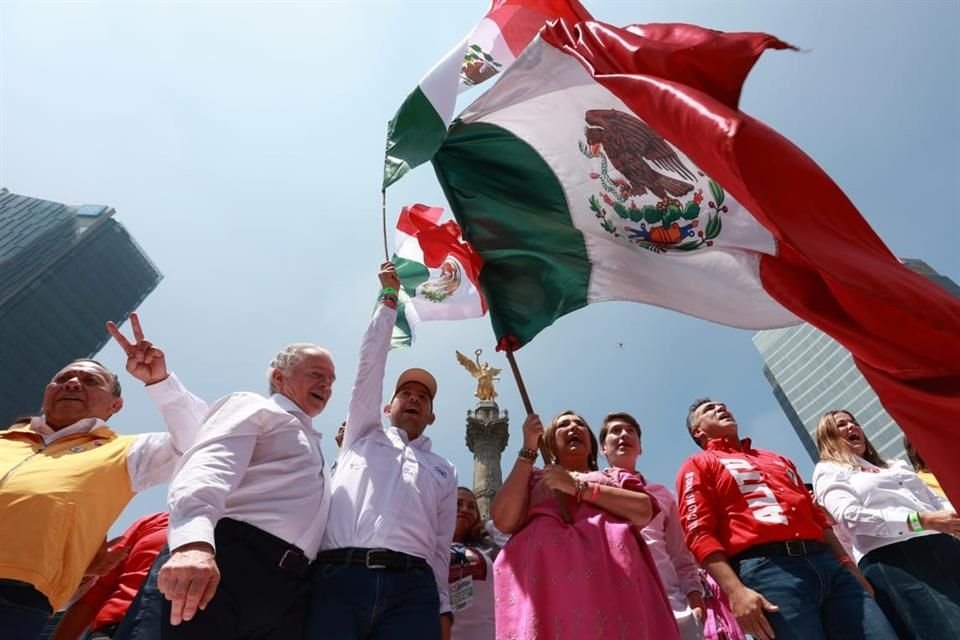 La aspirante llamó a no seguir dividiendo a México.