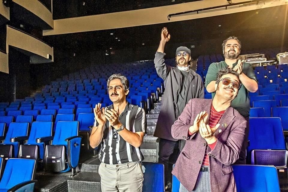 Lanza el grupo Enjambre su primer disco en vivo, 'Noches de Salón', ambientado en los años 40 y 50 y, grabado en la Ciudad de México.