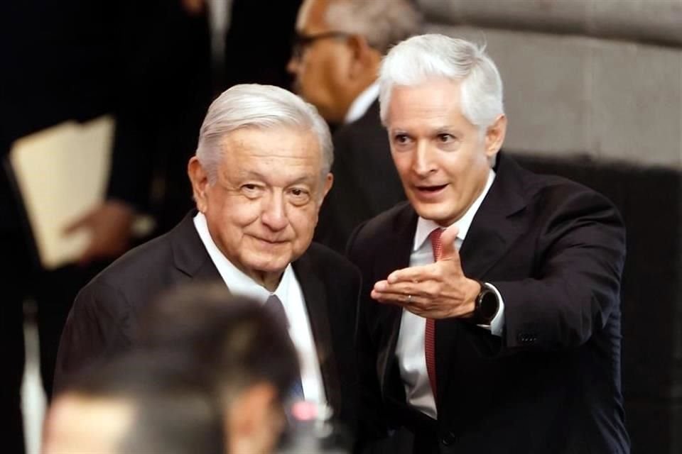 El Presidente López Obrador y el Gobernador saliente del Edomex, Alfredo del Mazo.