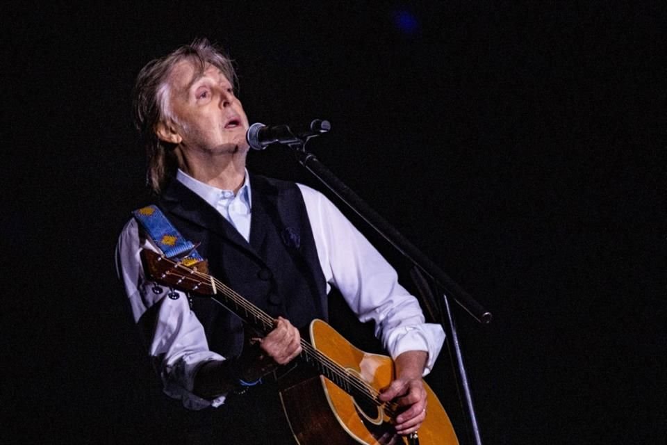 El bajo que utilizó Paul McCartney en el tema 'Love Me Do' está siendo buscado después de que el cantante lo perdiera hace 50 años.