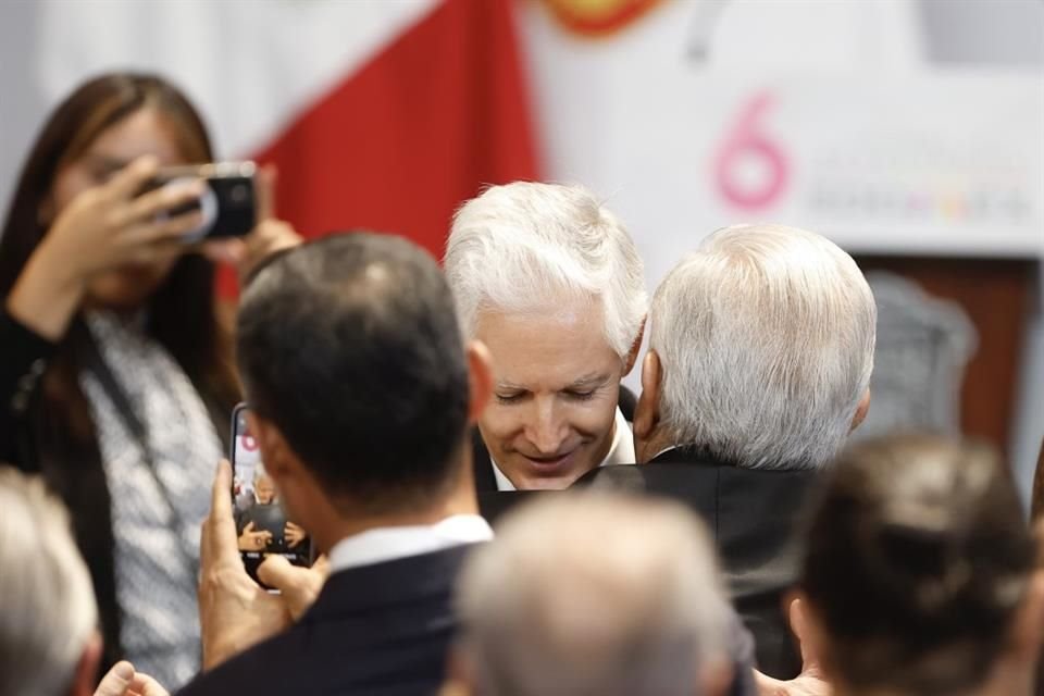 Sexto y último informe de gobierno de Alfredo del Mazo Maza, acude el presidente Andrés Manuel López Obrador