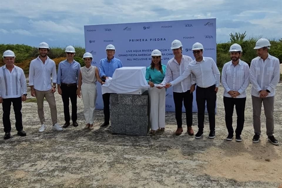 Ceremonia de la primera piedra de los complejos Live Aqua Riviera Cancún y Grand Fiesta Americana.